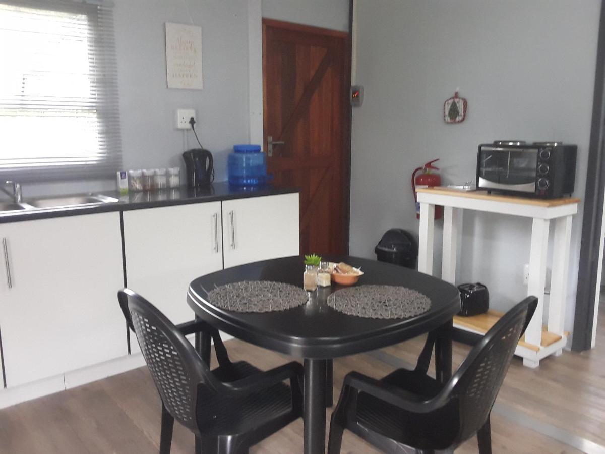 Nadine'S Self - Catering Accommodation 斯托姆勒菲 外观 照片